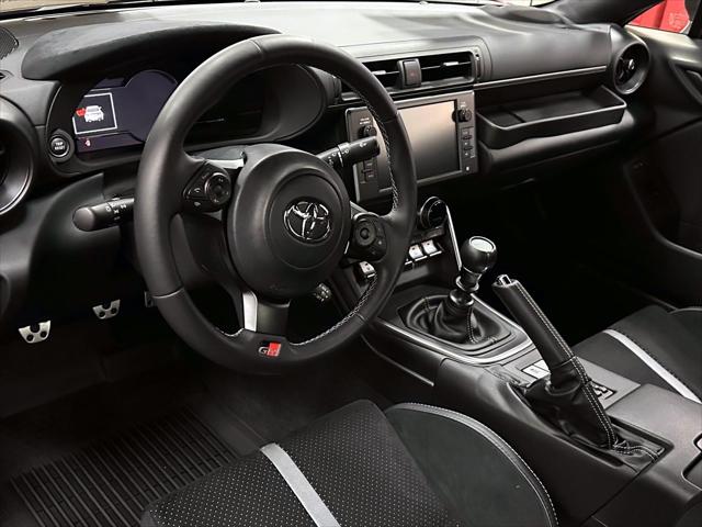 2025 Toyota GR86 Premium [19]