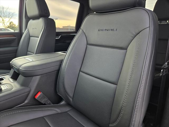 2025 GMC Sierra 2500HD 4WD Crew Cab Standard Bed Denali