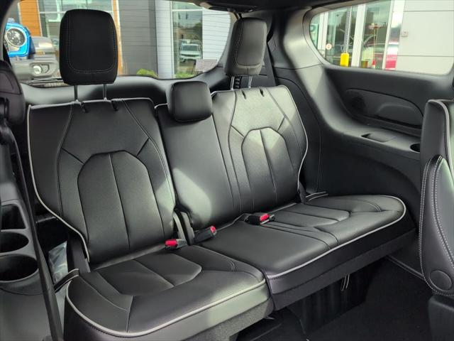 2026 Chrysler Pacifica Limited AWD