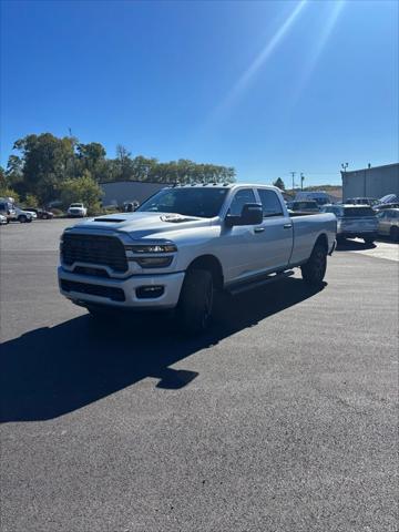 2026 RAM Ram 2500 RAM 2500 BLACK EXPRESS CREW CAB 4X4 8 BOX
