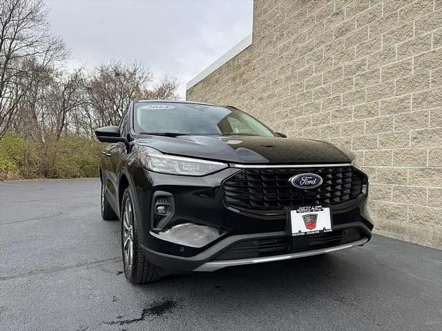 2024 Ford Escape Platinum for sale in Cherry Valley, IL