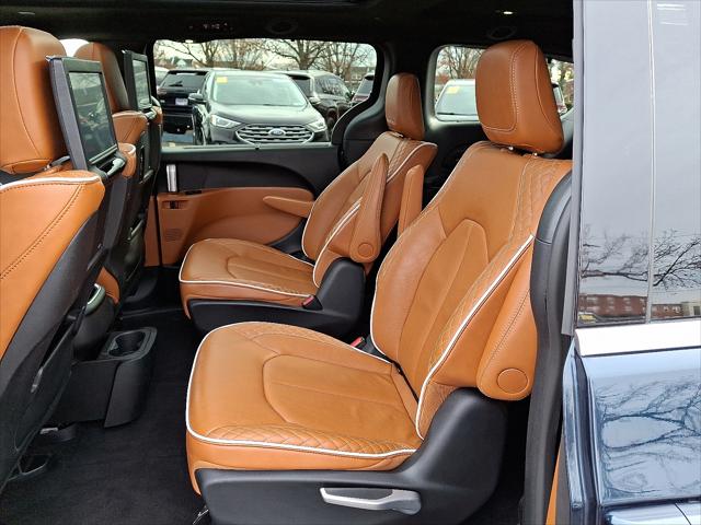 2024 Chrysler Pacifica Hybrid Pinnacle