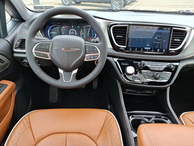 2024 Chrysler Pacifica Hybrid Pinnacle
