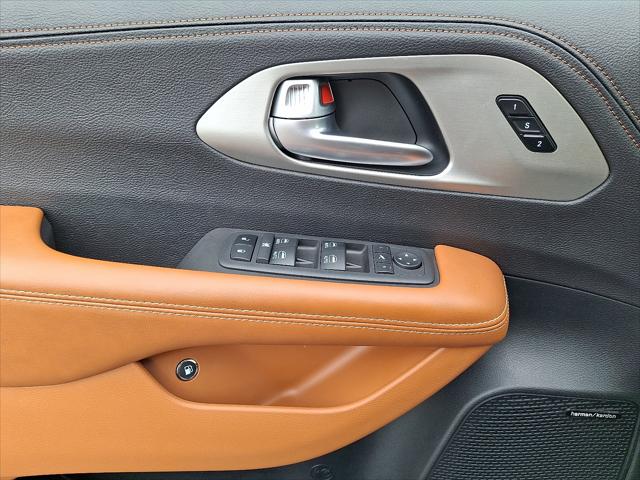 2024 Chrysler Pacifica Hybrid Pinnacle