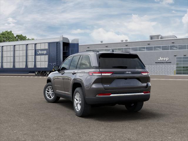 2025 Jeep Grand Cherokee GRAND CHEROKEE LAREDO X 4X4