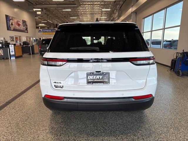 2026 Jeep Grand Cherokee Altitude 4x4