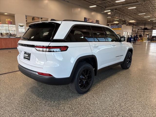 2026 Jeep Grand Cherokee Altitude 4x4