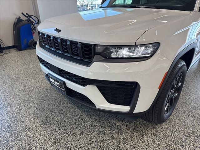 2026 Jeep Grand Cherokee Altitude 4x4