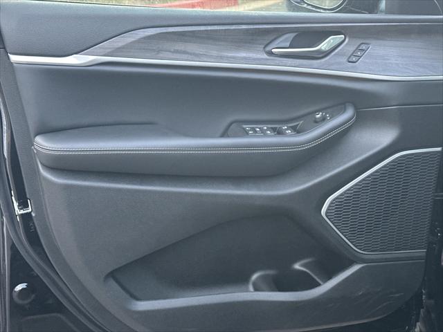 2026 Jeep Grand Cherokee Limited 4x2