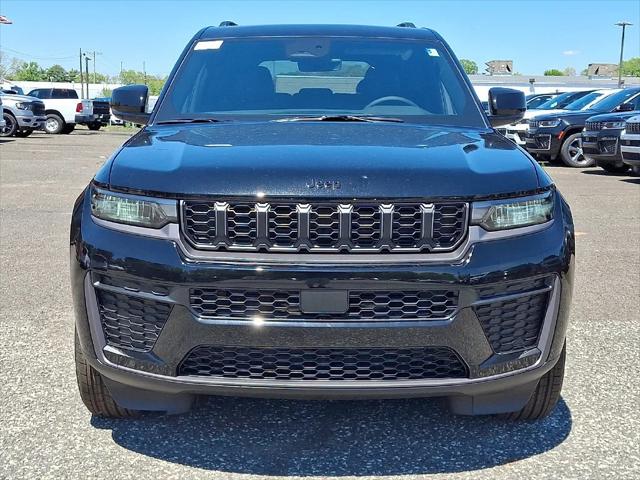 2026 Jeep Grand Cherokee GRAND CHEROKEE LAREDO ALTITUDE 4X4 2026 Jeep Grand Cherokee GRAND CHEROKEE LAREDO ALTITUDE 4X4