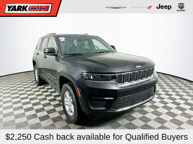 2025 Jeep Grand Cherokee GRAND CHEROKEE LAREDO 4X4