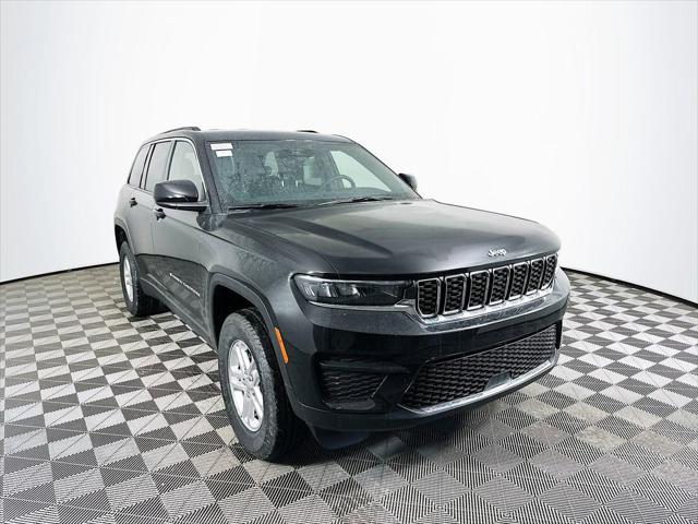 2025 Jeep Grand Cherokee GRAND CHEROKEE LAREDO 4X4