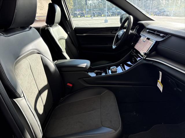 2026 Jeep Grand Cherokee Altitude 4x2