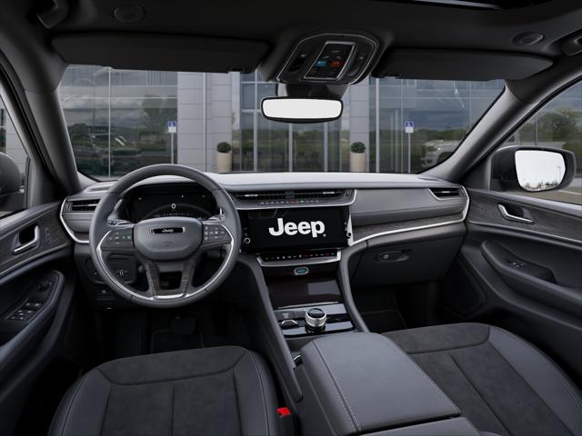 2026 Jeep Grand Cherokee Altitude 4x2