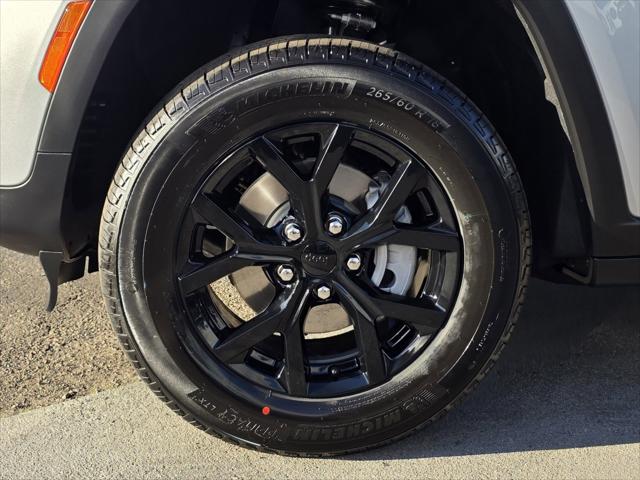 2025 Jeep Grand Cherokee Altitude 4x2