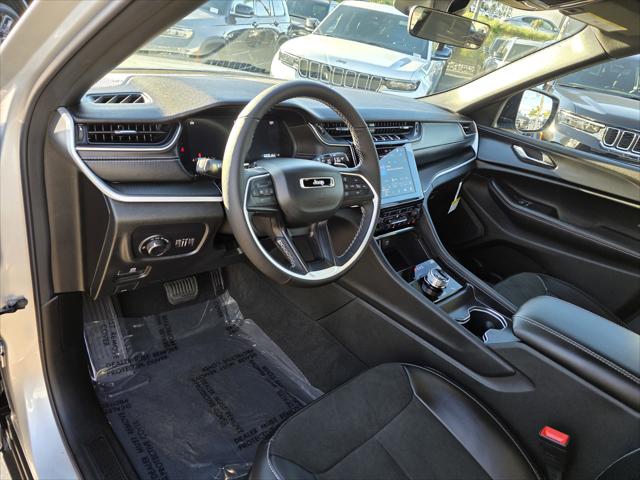 2025 Jeep Grand Cherokee Altitude 4x2