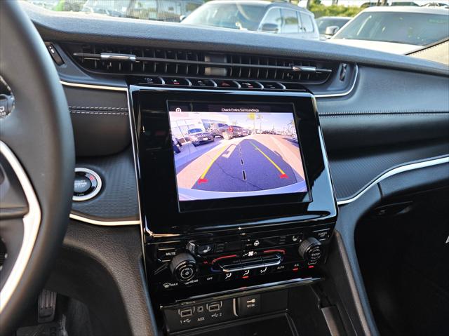 2025 Jeep Grand Cherokee Altitude 4x2