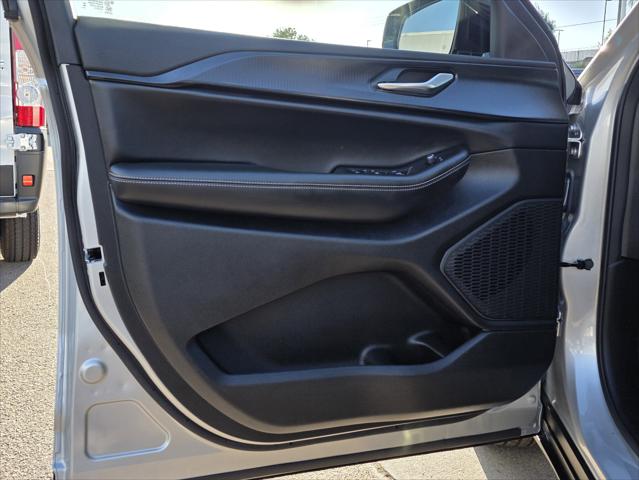 2025 Jeep Grand Cherokee Altitude 4x2