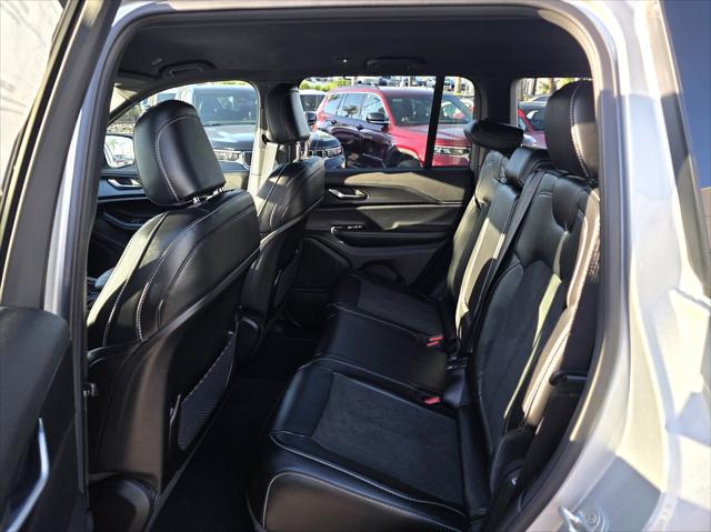 2025 Jeep Grand Cherokee Altitude 4x2