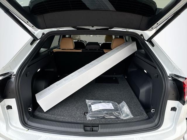 2026 Volkswagen Atlas Cross Sport SEL R-Line Black