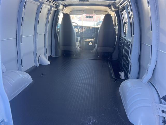 2025 Chevrolet Express Cargo Van RWD 2500 Extended Wheelbase WT