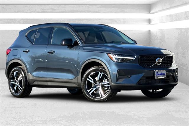 2026 Volvo XC40 B4 Core