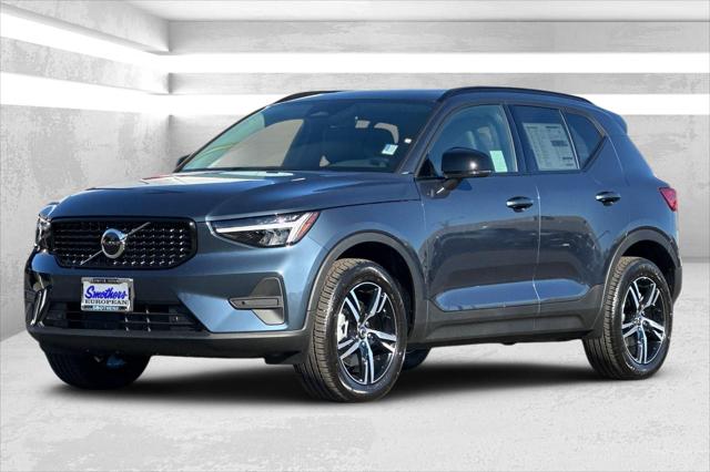 2026 Volvo XC40 B4 Core