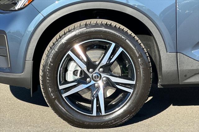 2026 Volvo XC40 B4 Core