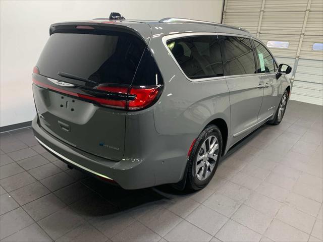 2023 Chrysler Pacifica Hybrid Pinnacle