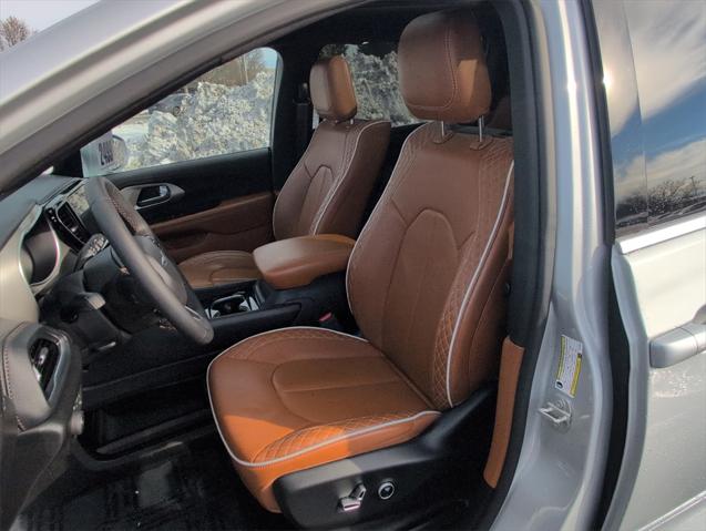 2024 Chrysler Pacifica Pinnacle AWD