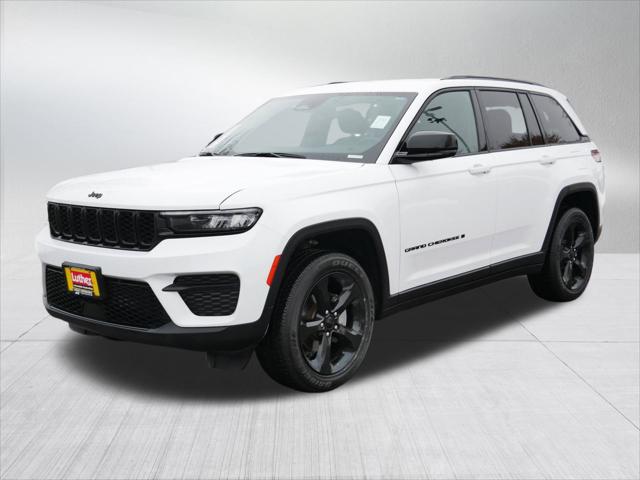 2023 Jeep Grand Cherokee Altitude 4x4 2023 Jeep Grand Cherokee Altitude 4x4