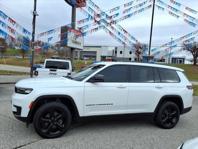 2022 Jeep Grand Cherokee L Altitude 4x4 2022 Jeep Grand Cherokee L Altitude 4x4