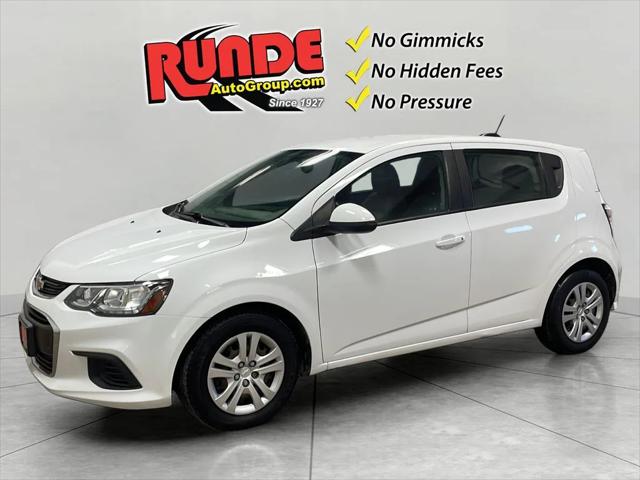 2020 Chevrolet Sonic FWD Hatchback 1FL 5-Door 2020 Chevrolet Sonic FWD Hatchback 1FL 5-Door