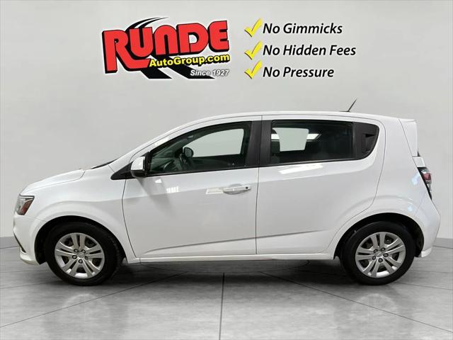 2020 Chevrolet Sonic FWD Hatchback 1FL 5-Door 2020 Chevrolet Sonic FWD Hatchback 1FL 5-Door