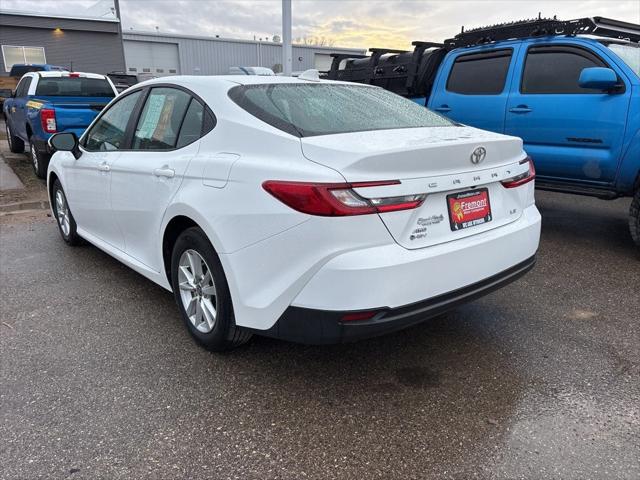 2025 Toyota Camry SE