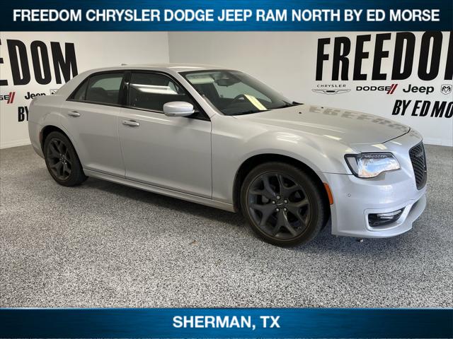 2023 Chrysler 300 Touring L