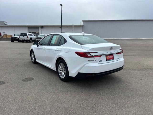 2025 Toyota Camry SE