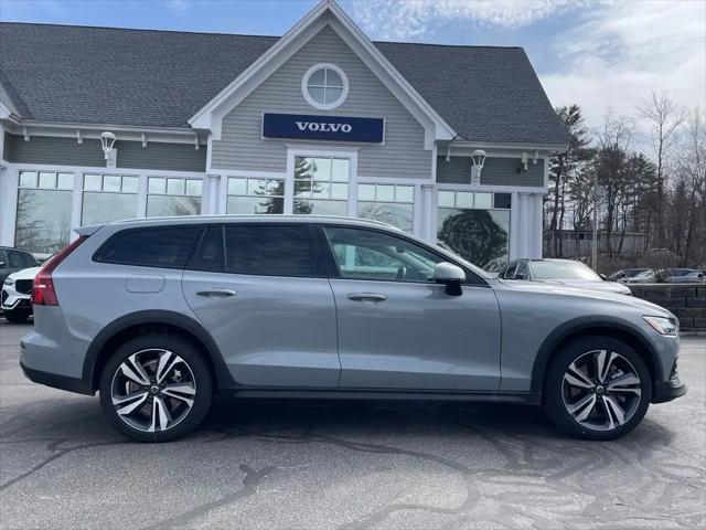 2026 Volvo V60 Cross Country Plus, B5 AWD Gas (mild hybrid)
