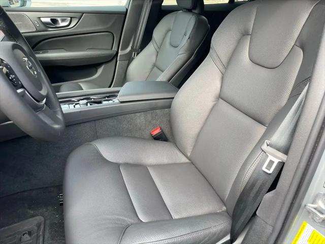 2026 Volvo V60 Cross Country Plus, B5 AWD Gas (mild hybrid)