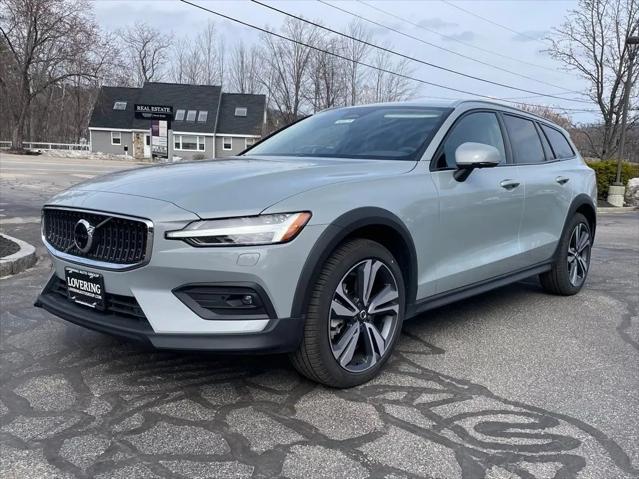 2026 Volvo V60 Cross Country Plus, B5 AWD Gas (mild hybrid)