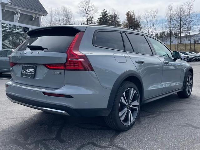 2026 Volvo V60 Cross Country Plus, B5 AWD Gas (mild hybrid)