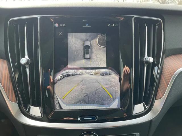 2026 Volvo V60 Cross Country Plus, B5 AWD Gas (mild hybrid)