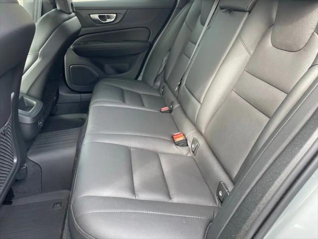 2026 Volvo V60 Cross Country Plus, B5 AWD Gas (mild hybrid)
