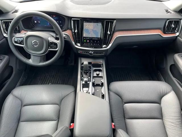 2026 Volvo V60 Cross Country Plus, B5 AWD Gas (mild hybrid)
