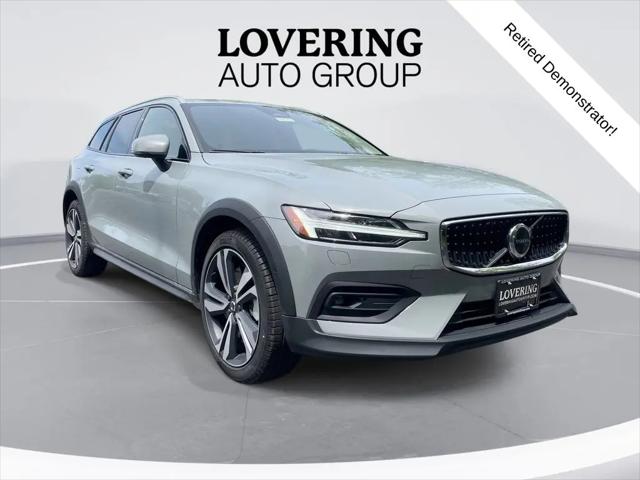 2026 Volvo V60 Cross Country Plus, B5 AWD Gas mild hybrid for sale in Meredith, NH