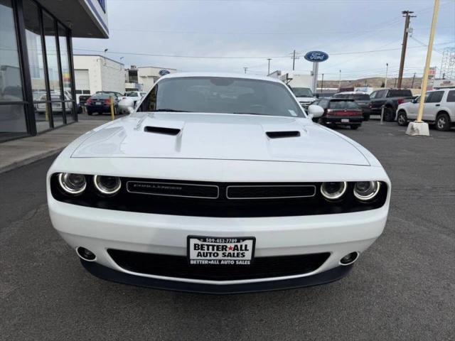 2017 Dodge Challenger SXT Plus