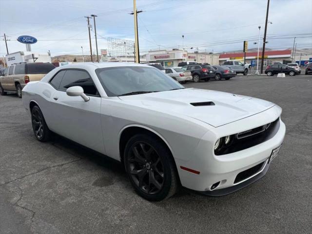 2017 Dodge Challenger SXT Plus