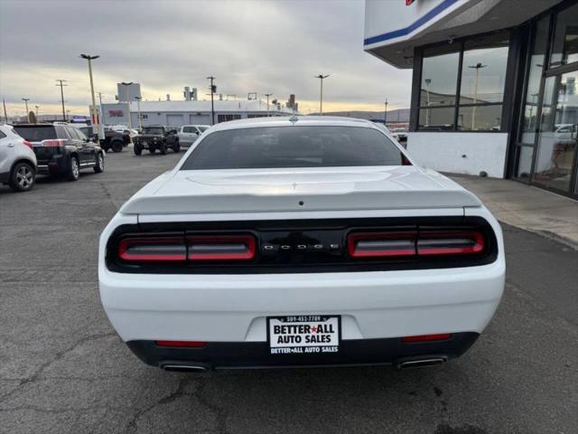 2017 Dodge Challenger SXT Plus
