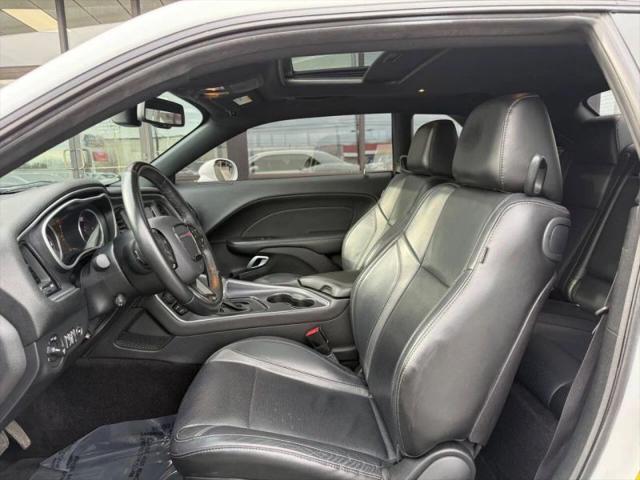 2017 Dodge Challenger SXT Plus