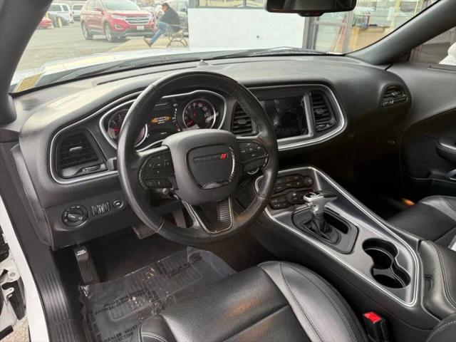 2017 Dodge Challenger SXT Plus